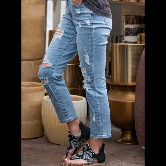 NWT JUDY BLUE High Rise Distressed Boyfriend Fit Jeans - Picture 7 of 13